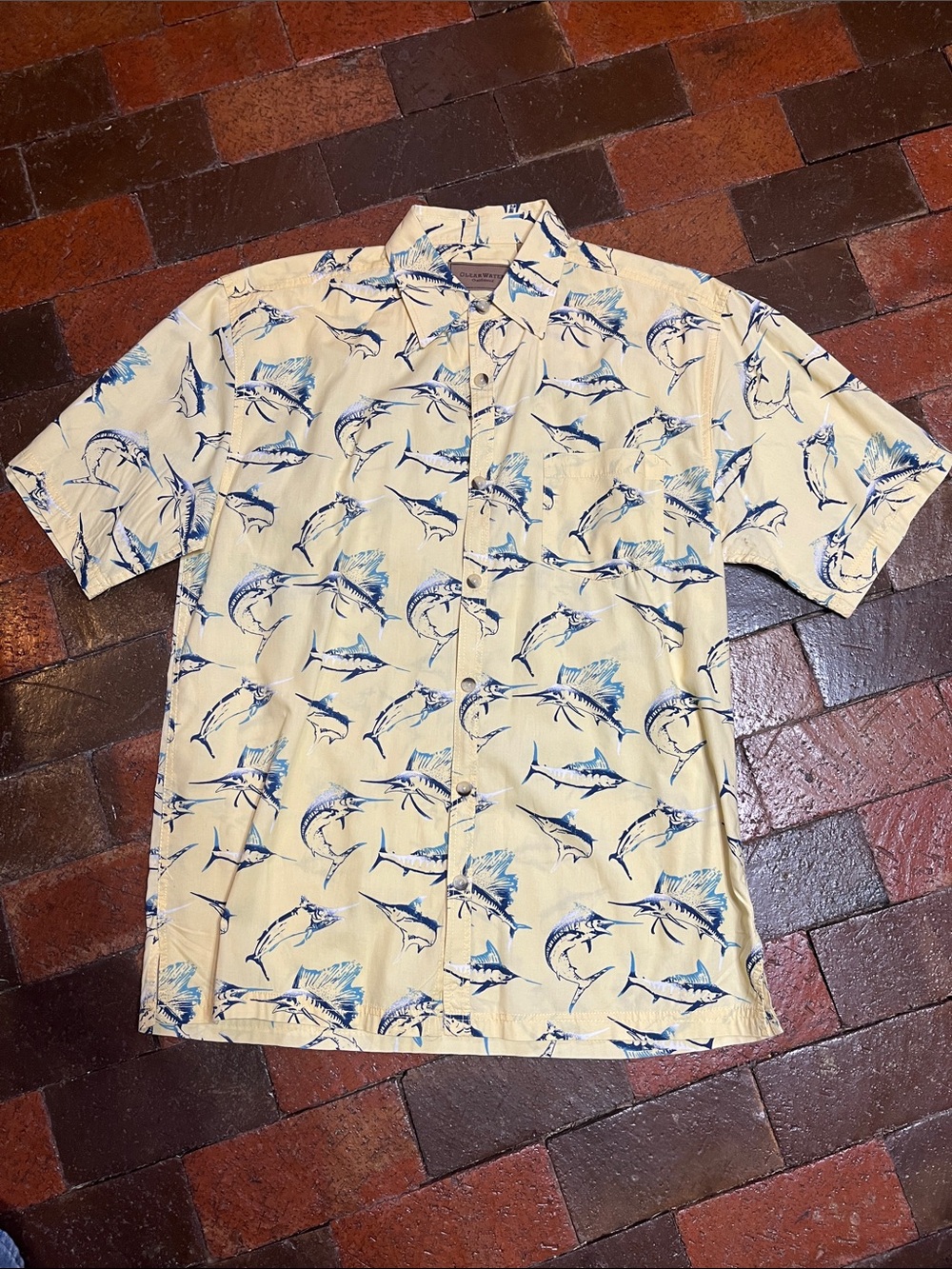 MEN SHIRT LARGE Clearwater Outfitters/short sleeve  yellow/blue swordfish 1096